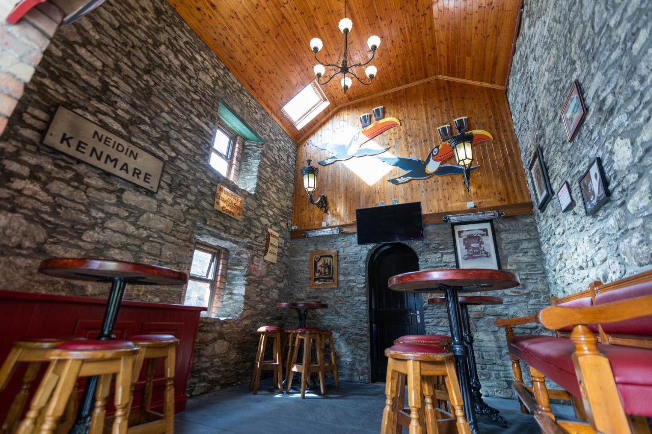 The Wander Inn Bar & Accommodation ケンメア エクステリア 写真