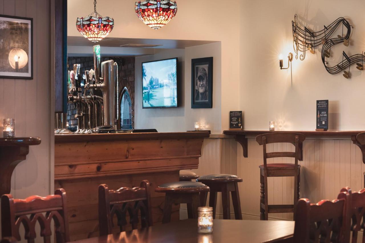 The Wander Inn Bar & Accommodation ケンメア エクステリア 写真