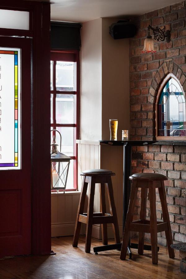 The Wander Inn Bar & Accommodation ケンメア エクステリア 写真