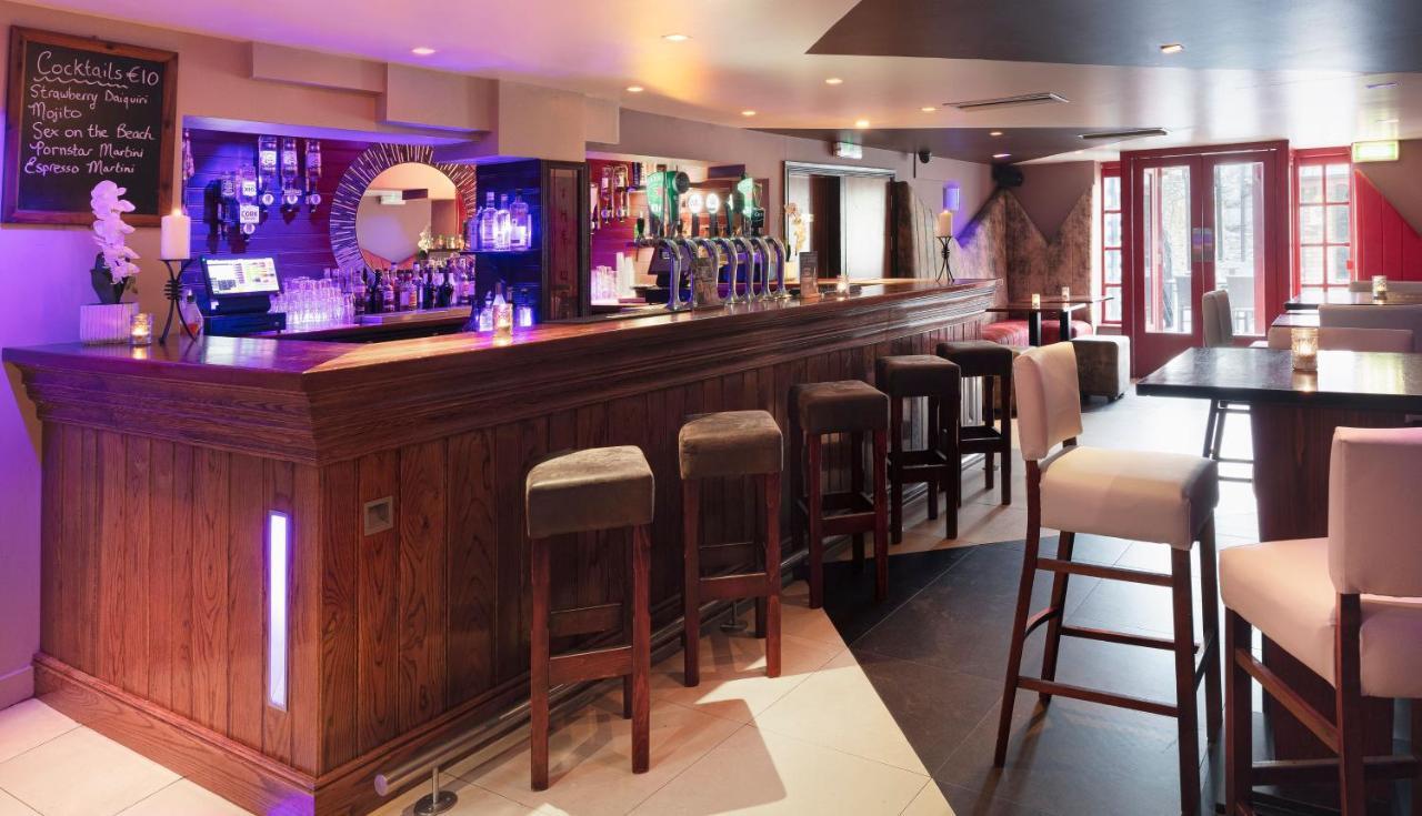 The Wander Inn Bar & Accommodation ケンメア エクステリア 写真